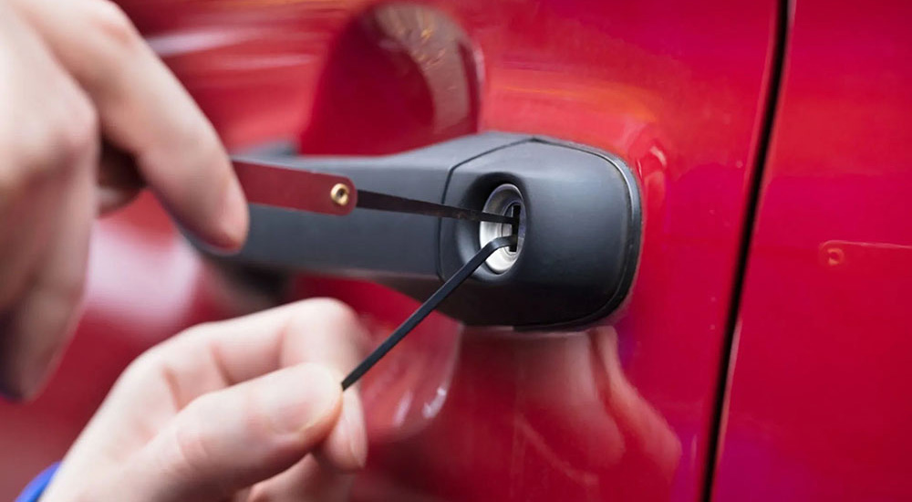 automotive locksmith