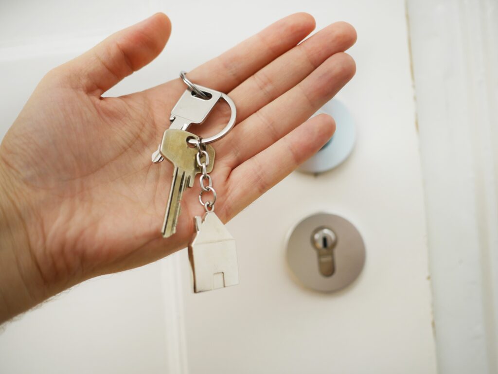 housekeys 1024x769 - Choosing the Right Locksmith: What to Look For