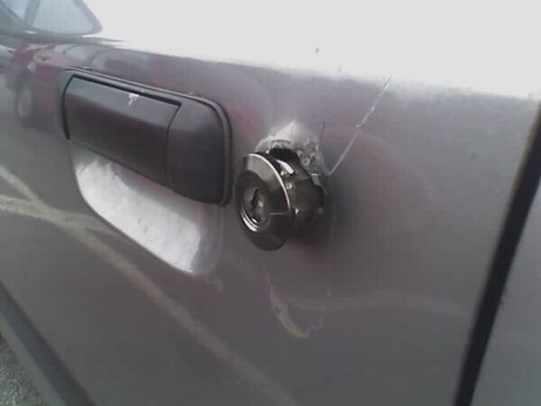 brokencarlock 600x450 - Auto Locksmith Molonglo Valley